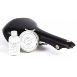 Flacon De Lait Nettoyant Pour Selle Cuir Berthoud 50 Ml -Vélo Pièces Boutique flacon de lait nettoyant pour selle cuir 50 ml 2