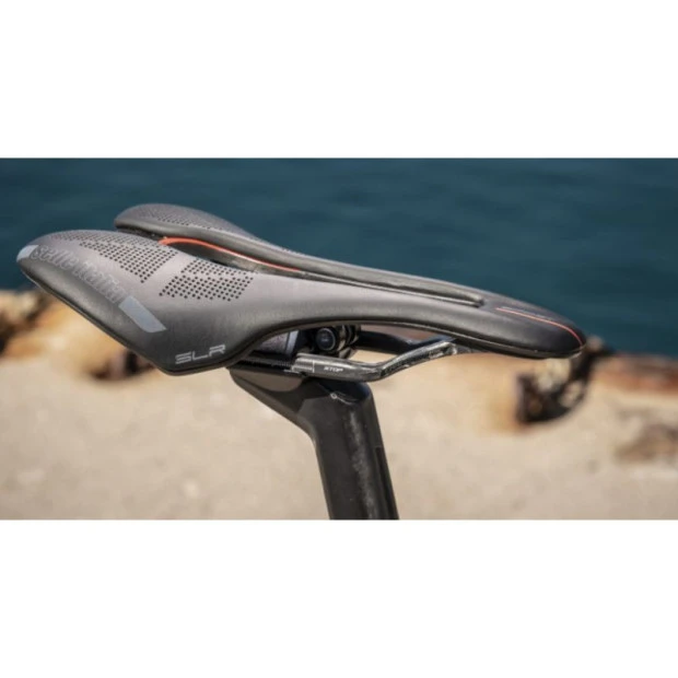 Selle Selle Italia SLR Boost Kit Carbonio Superflow 145x248mm 3 Selle Selle Italia SLR Boost Kit Carbonio Superflow 145x248mm – Image 3